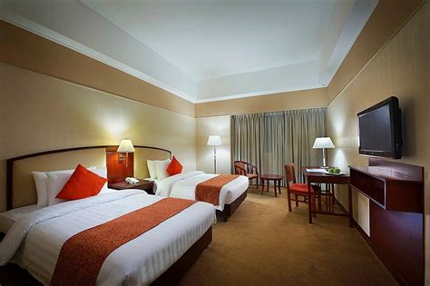 berjaya hotel makati reviews.